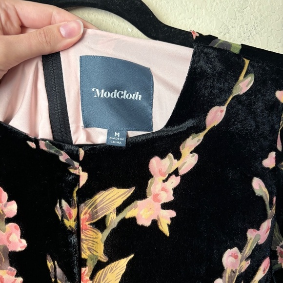 Modcloth Velvet Floral Soiree Saunter Maxi Dress Evening - Picture 3 of 15